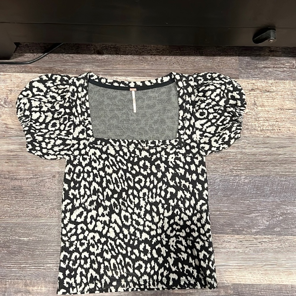 Free People cheetah print with puff sleeve